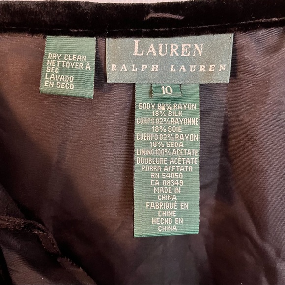 Ralph Lauren- Velvet skirt with beautiful floral cutouts. - Picture 5 of 6